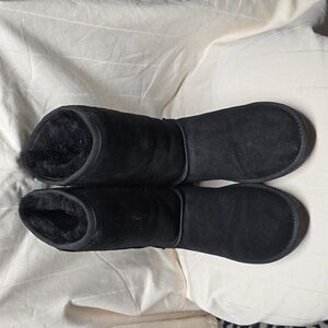 Black Minnetonka Boots